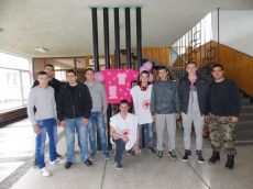 МЛАДЕЖИ ОТ БЧК УЧИХА ЕДИНАЙСЕТОКЛАСНИЦИ ОТ МЕХАНОТЕХНИКУМА КАК ДА СЕ СПРАВЯТ С АГРЕСИЯТА В УЧИЛИЩЕ