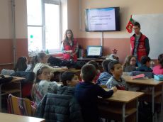 ДОБРОВОЛЦИ ПРОВЕДОХА ПРЕЗЕНТАЦИЯ НА ТЕМА „ЗДРАВОСЛОВНО ХРАНЕНЕ”